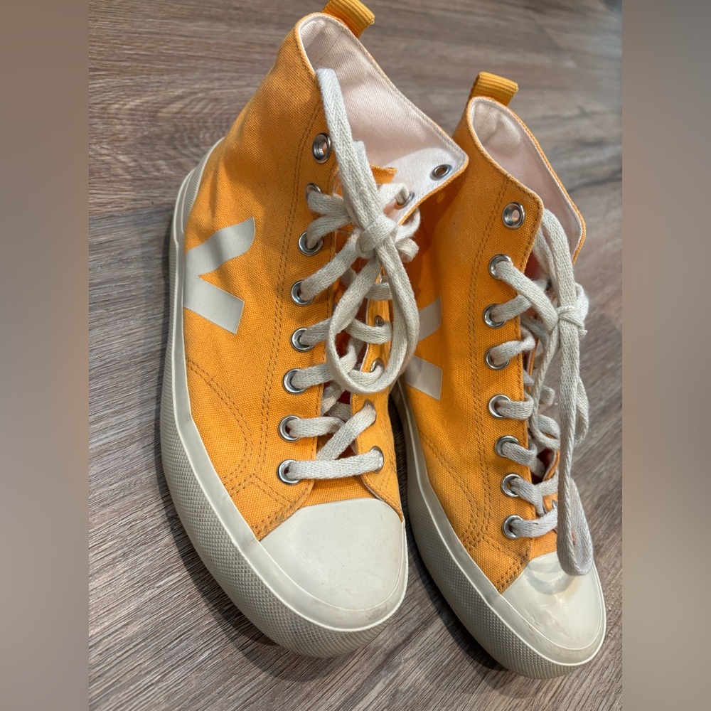 Veja Sneakers